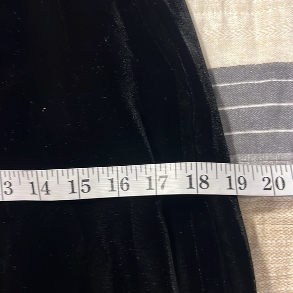 🖤VTG Rimini, Velvet Noir, Halter,Sexy Lower Slit, Lined, Zippered Back, Size 8 - Picture 16 of 17